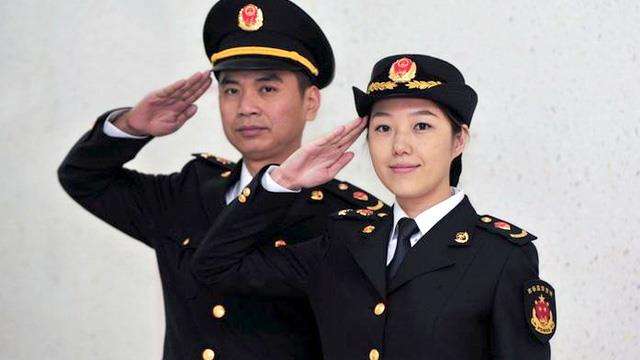 市場監(jiān)督執(zhí)法服-3